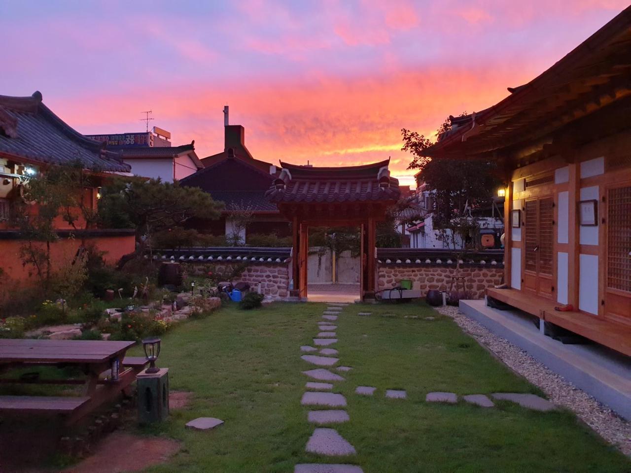 Hanok Hyeyum Jeonju Exterior photo